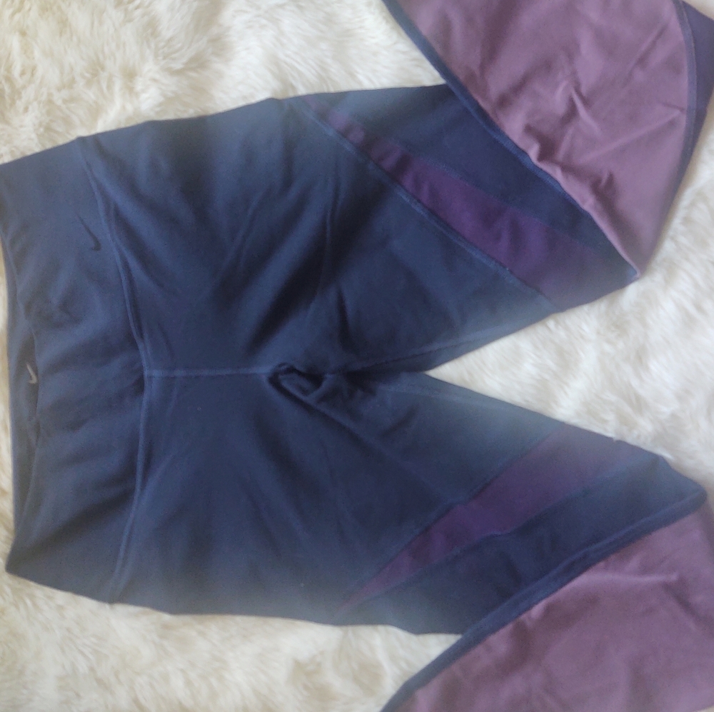 Women's Nike dryfit leggings